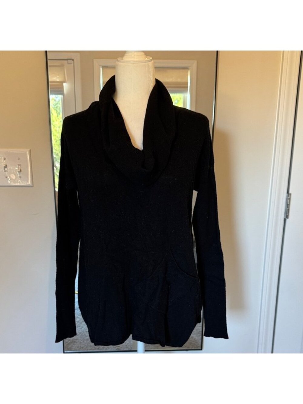Women's Art Pocket Sweater